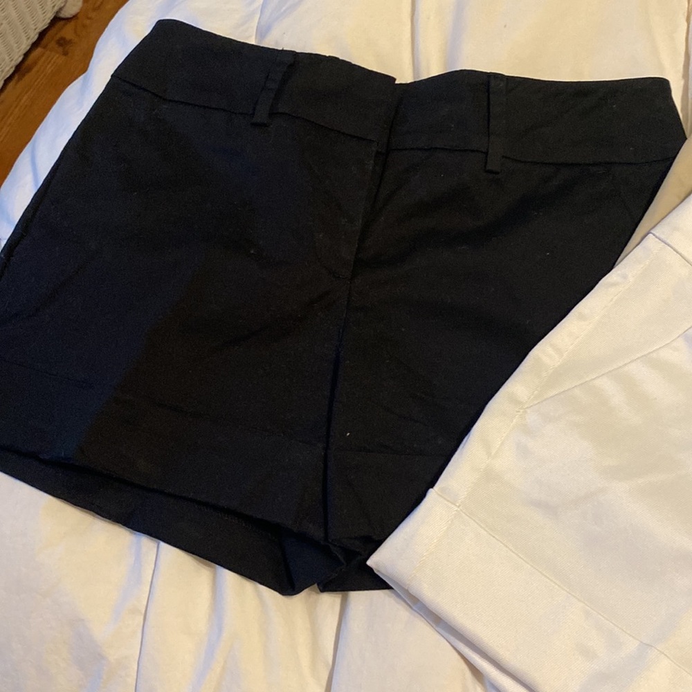 Shorts - Picture 3 of 4